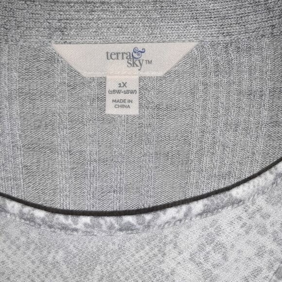 BOGO Terra & Sky Tank and Cardigan Grey Snakeskin Print Lightweight Set - Picture 3 of 3